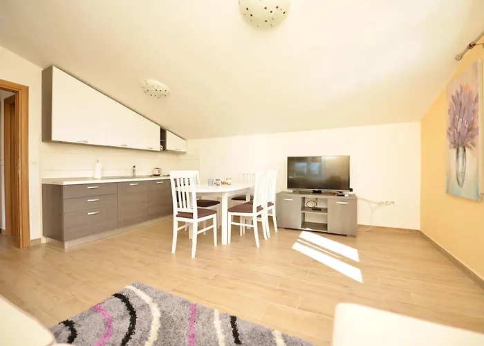 Zvizda Βίλα Ζαντάρ